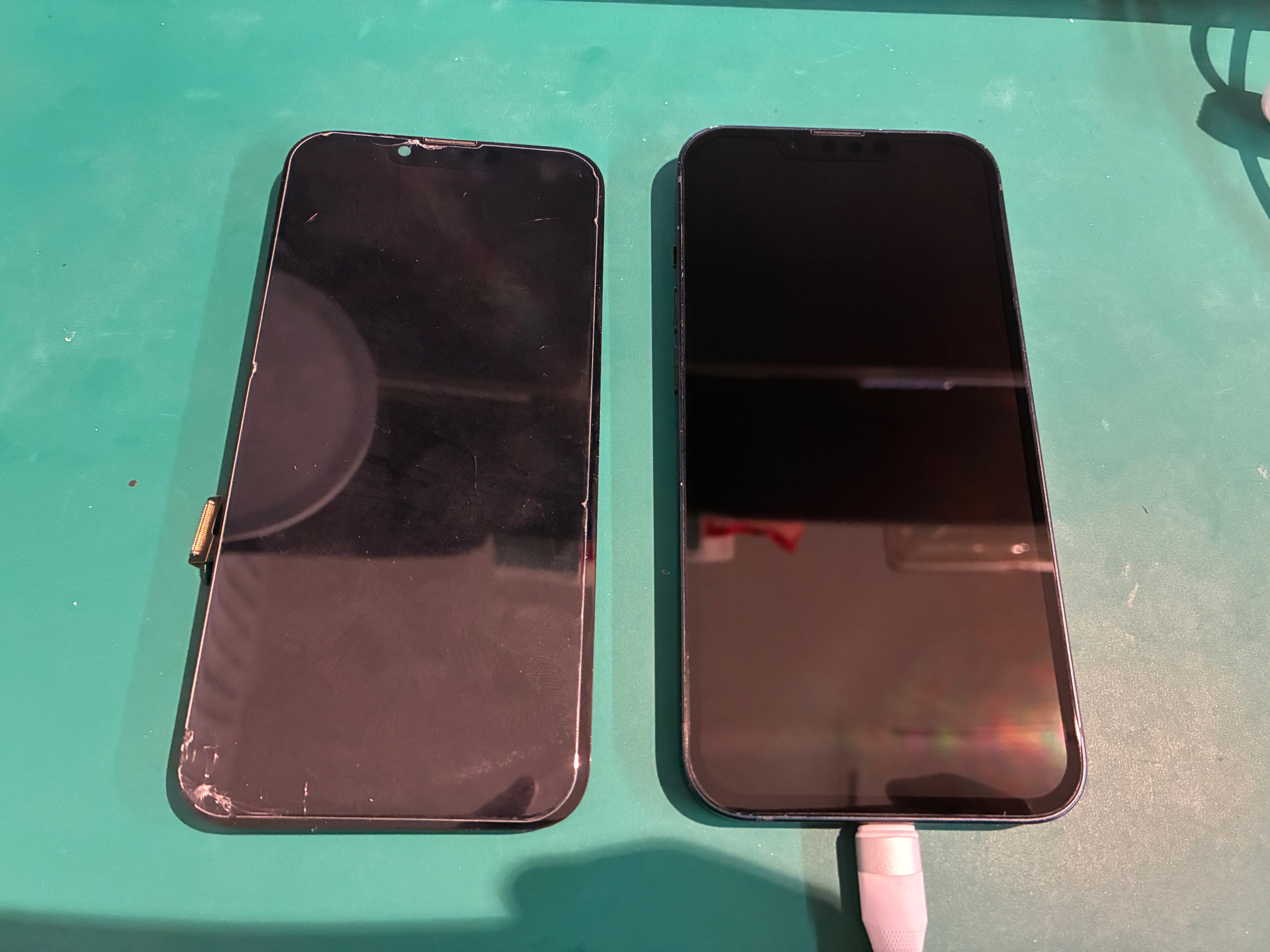 神戸市からお越しのお客様よりiPhone13の画面交換をご依頼いただきました！